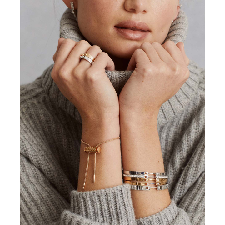 NOUVEL HERITAGE 18K YELLOW GOLD LATCH PENDANT