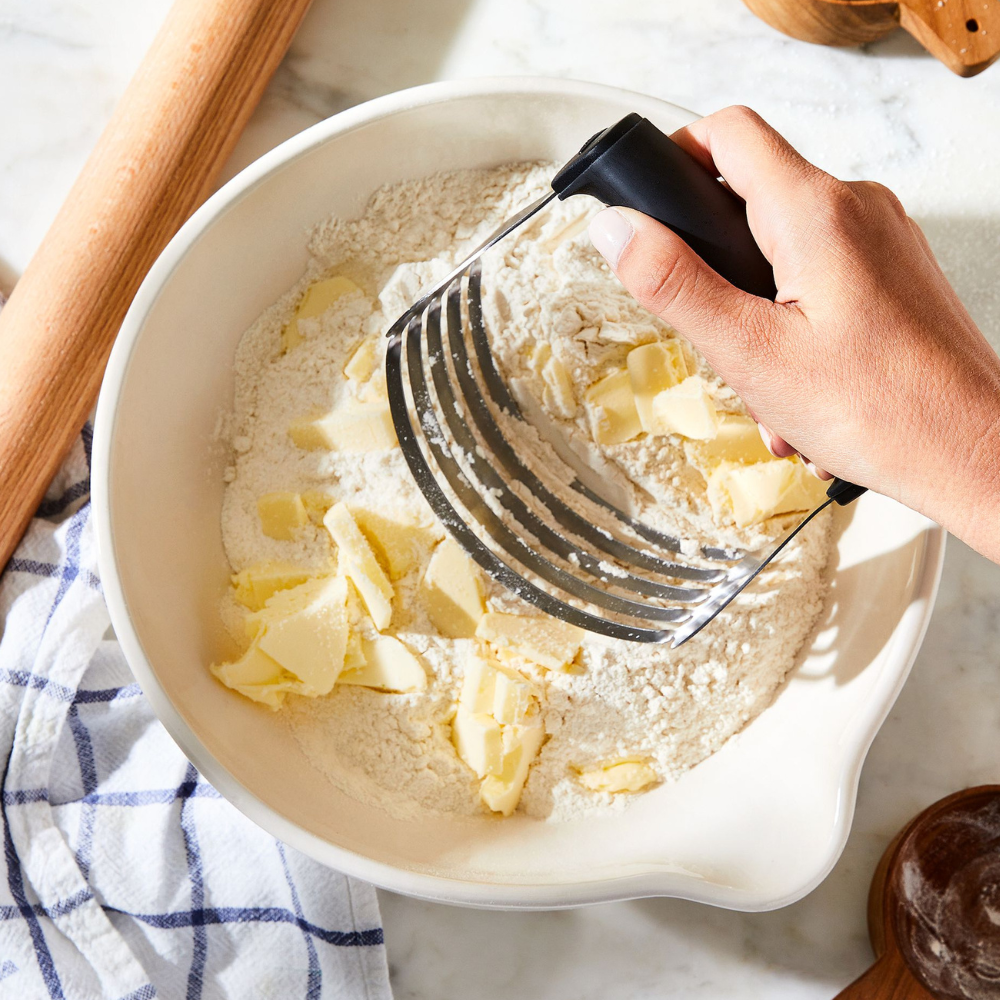 OXO GOOD GRIPS DOUGH BLENDER WITH BLADES