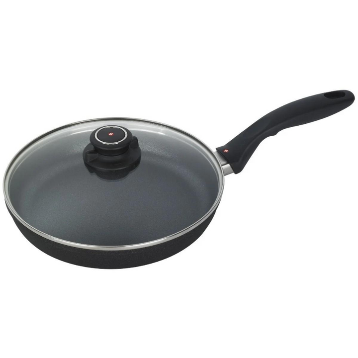 SWISS DIAMOND HD INDUCTION SAUTE PAN WITH LID 9.5"