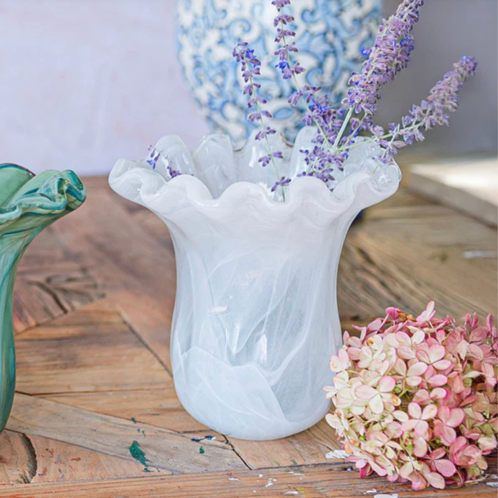 VIETRI Onda Glass White Small Tulip Vase